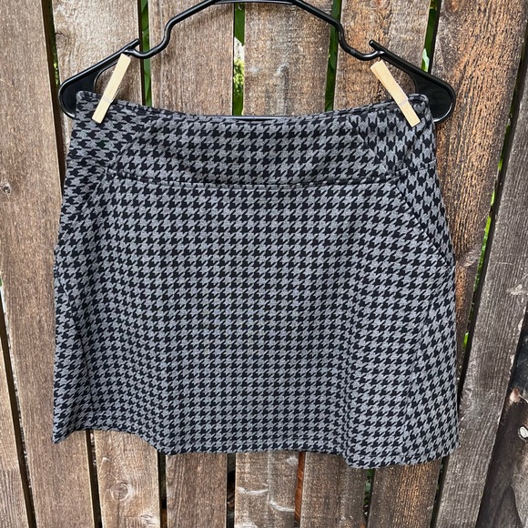 Title Nine Houndstooth Passport Ponte Skirt In Black & Charcoal Gray Sz S - Picture 7 of 12